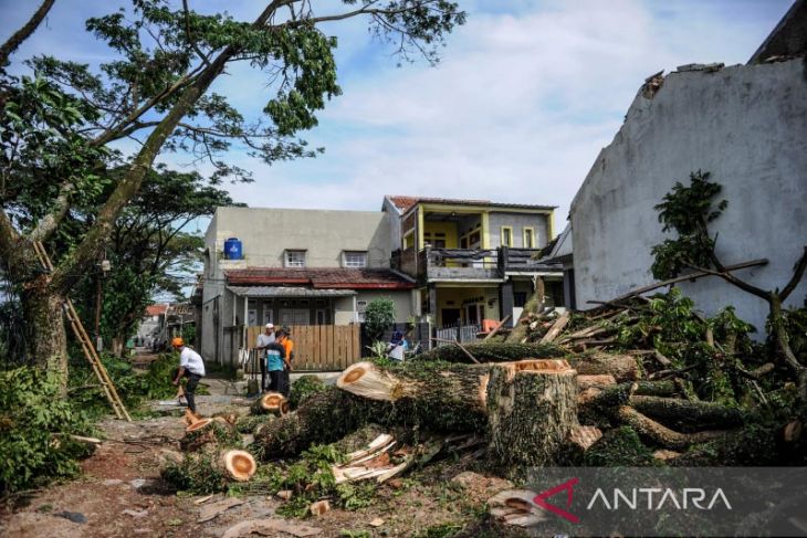 Bencana angin puting beliung di Kabupaten Bandung