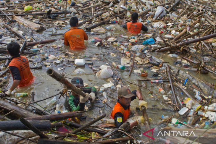 Aksi Bersih Sungai Barabai