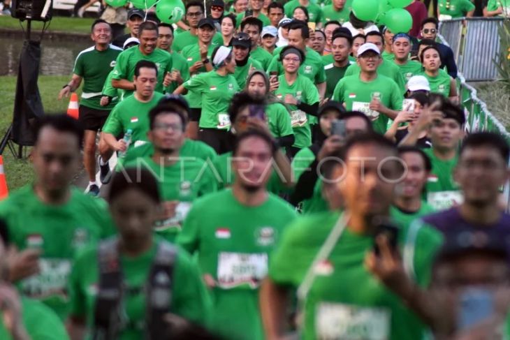 Lomba lari di Kebun Raya Bogor