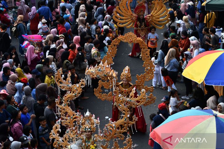 Karnaval Budaya Nusantara di Madiun