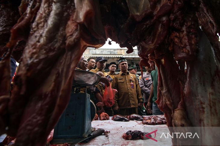 FOTO - Sidak pasar jelang Idul Adha di Aceh