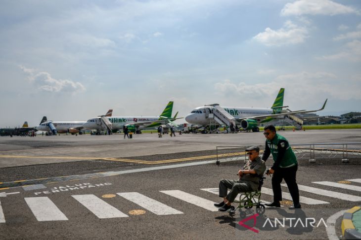 Rencana pemindahan penerbangan di Bandara Husein Sastranegara