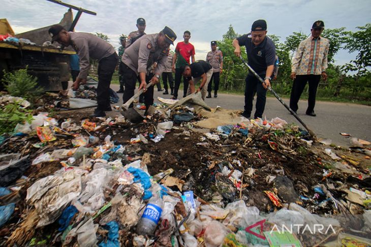 FOTO - Aksi serentak Polri peduli lingkungan