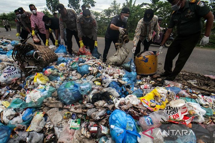 FOTO - Aksi serentak Polri peduli lingkungan