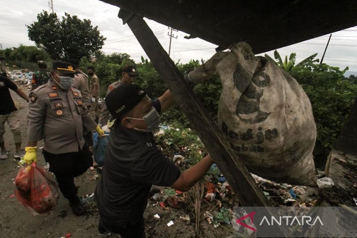 FOTO - Aksi serentak Polri peduli lingkungan