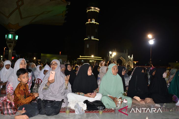 FOTO - Tabaligh akbar dan refleksi syariat islam di Masjid Raya Banda Aceh