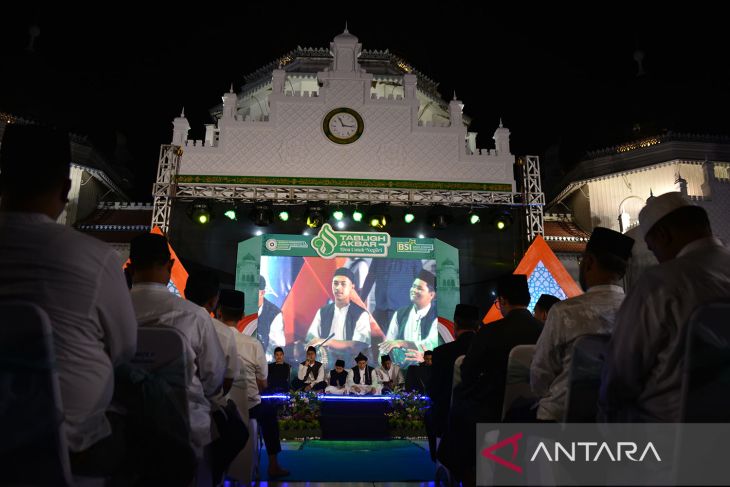 FOTO - Tabaligh akbar dan refleksi syariat islam di Masjid Raya Banda Aceh