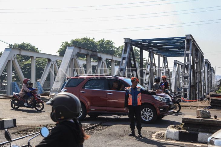 Perjalanan kereta api normal kembali pascakecelakaan truk tertabrak KA Brantas