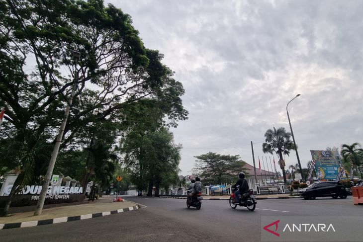 Info cuaca sejumlah kota besar, Serang berawan