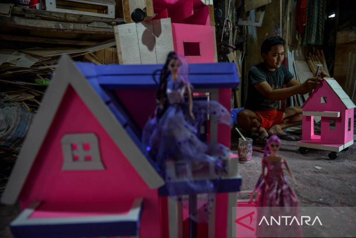 Produksi rumah barbie di Bandung