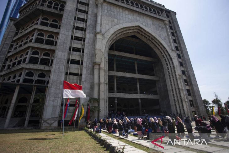 Shalat Jumat di Ponpes Al Zaytun