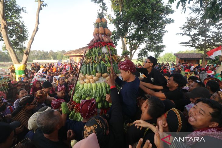 Tradisi Syukur Suro di petilasan Dewi Kilisuci