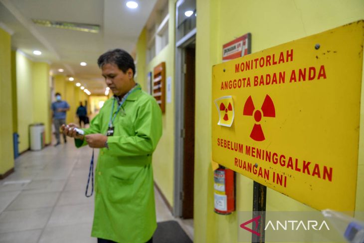 Reaktor nuklir tertua di Indonesia