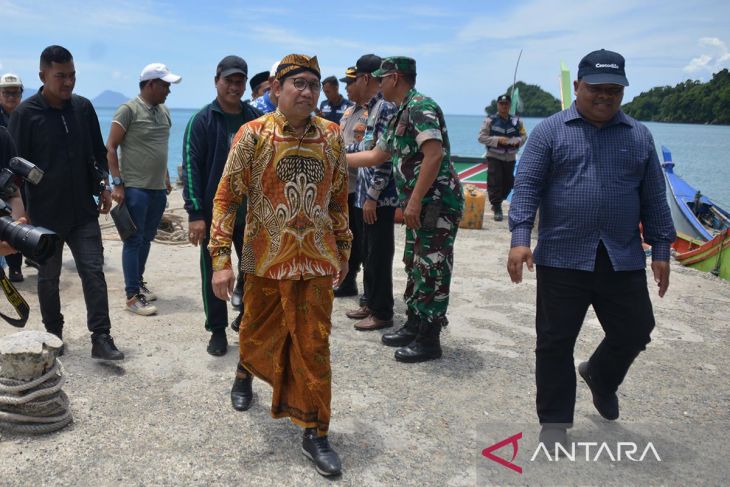 FOTO - Mendes PDTT kunjungi wilayah terluar Pulau Aceh