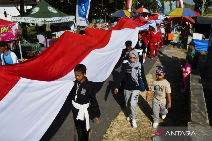 Kirab bendera 78 meter di Magetan