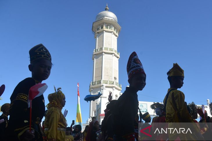 FOTO - Pawai budaya HUT RI di Aceh