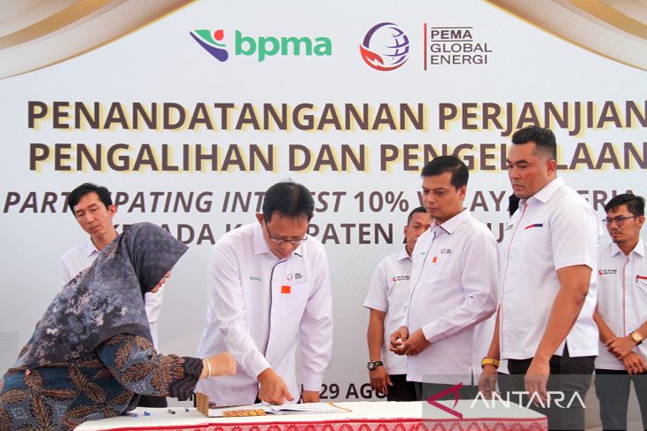 FOTO - PGE Serahkan 10 persen saham migas WK B kepada Pemerintah Aceh Utara