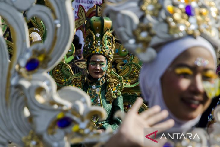 Karnaval budaya West Java Festival