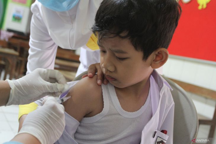 Penanggulangan KLB difteri di Malang