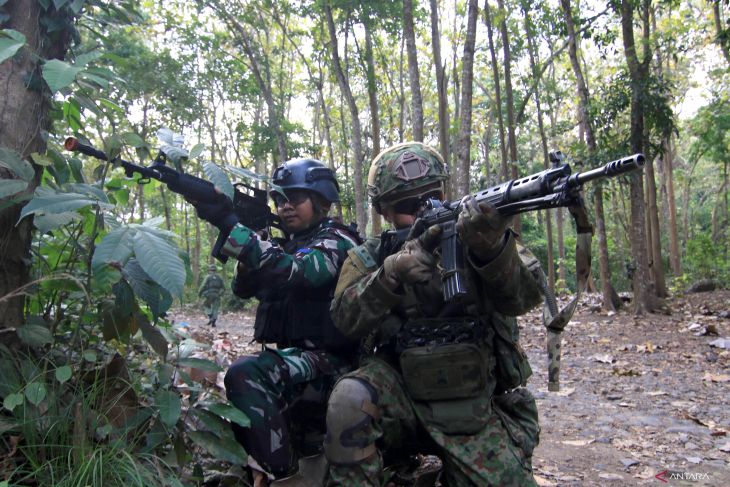 Latihan bersama perang hutan Selogiri