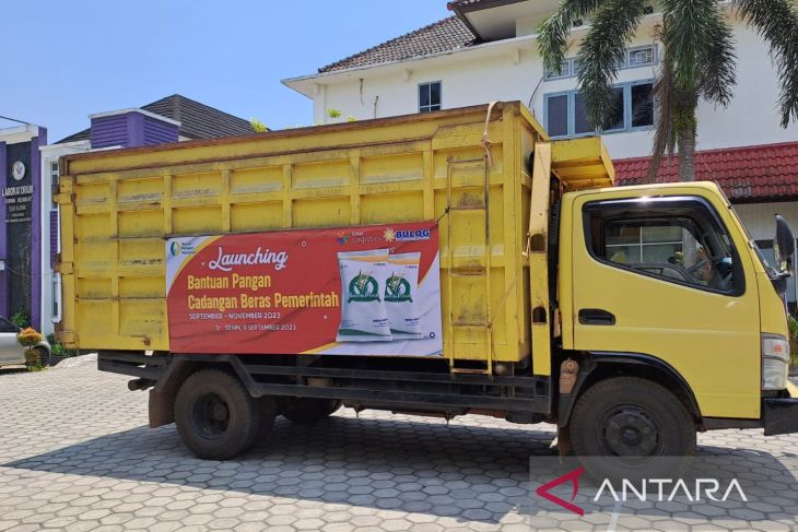 Peluncuran penyaluran bantuan pangan cadangan beras pemerintah