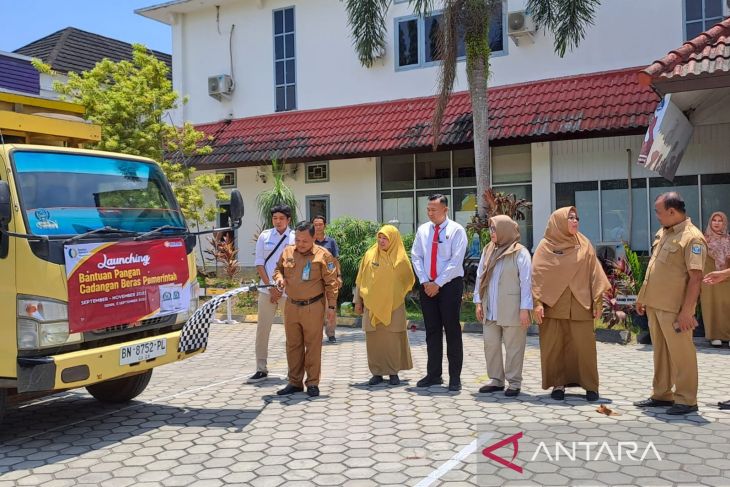 Peluncuran penyaluran bantuan pangan cadangan beras pemerintah