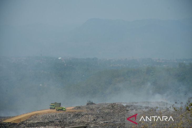 Status tanggap darurat bencana kebakaran TPA Sarimukti