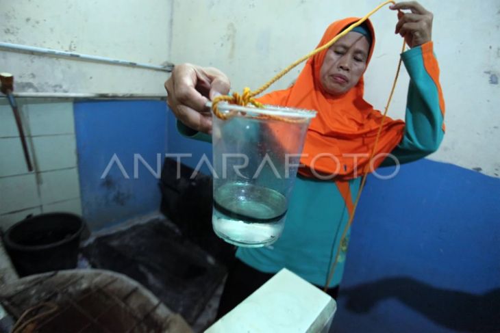 Air sumur warga tercemar BBM di Bogor