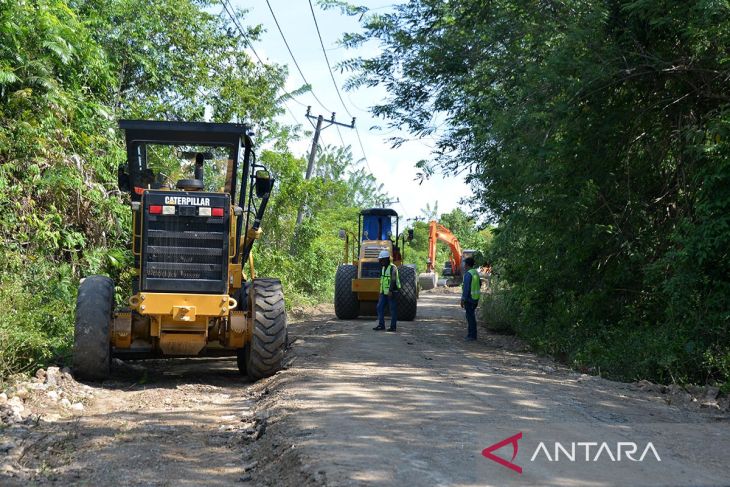 FOTO - Peningkatan koneksitas jalan daerah di Aceh