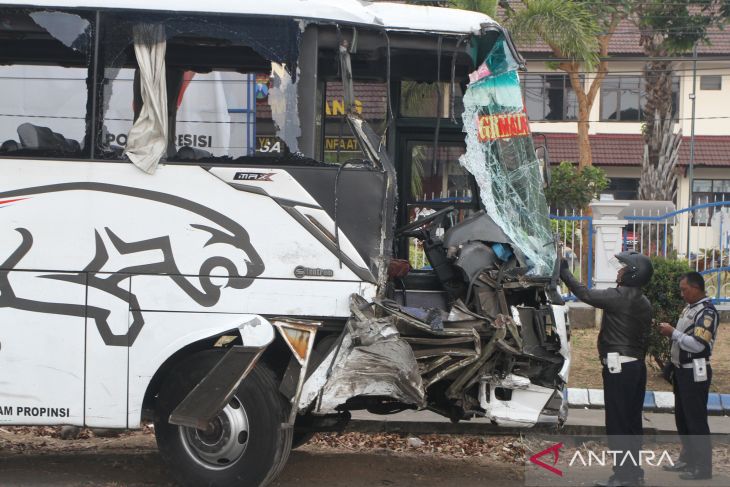 Kecelakaan bus di Malang