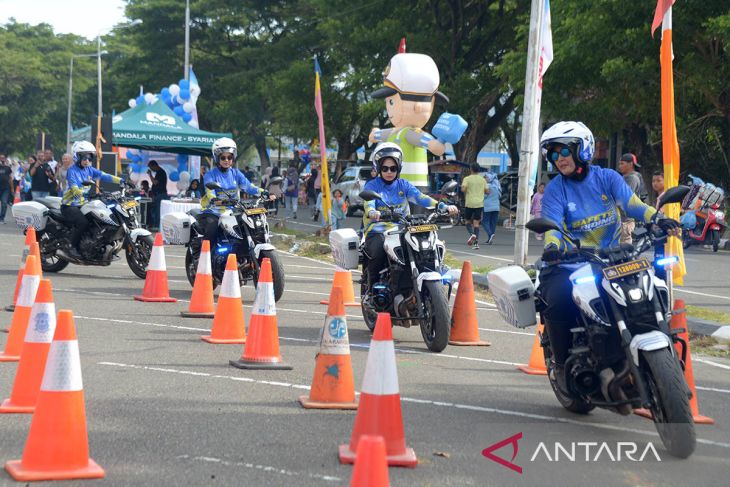 FOTO - Safety ridding HUT lalu lintas di Aceh