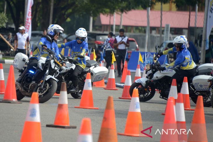 FOTO - Safety ridding HUT lalu lintas di Aceh