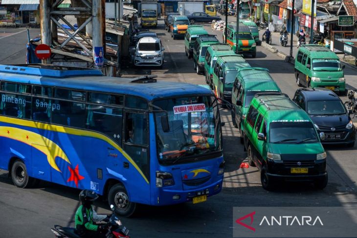 Target konversi angkot ke mikro bus di Bandung