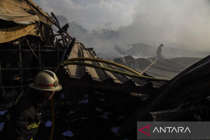 Pascakebakaran pabrik kemoceng Kabupaten Bandung