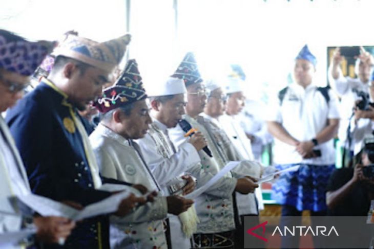 Lensa Foto Harjad ke-497 Kota Banjarmasin: Ziarah Makam Sultan Suriansyah