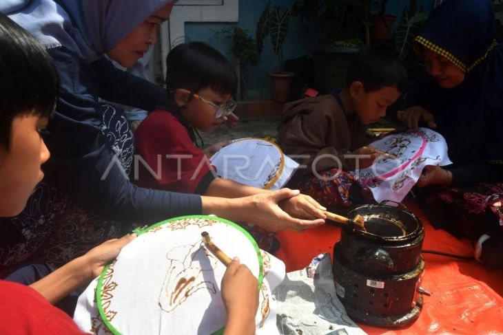 Belajar membatik di Kampung Batik Cibuluh Bogor