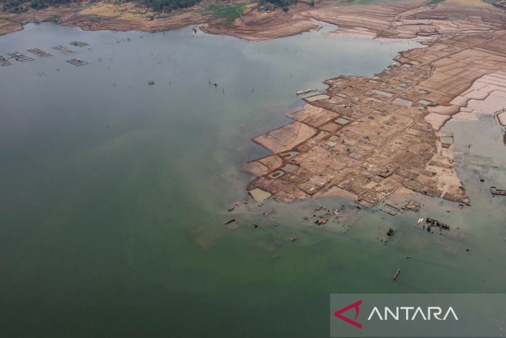 Waduk Jatigede mengering