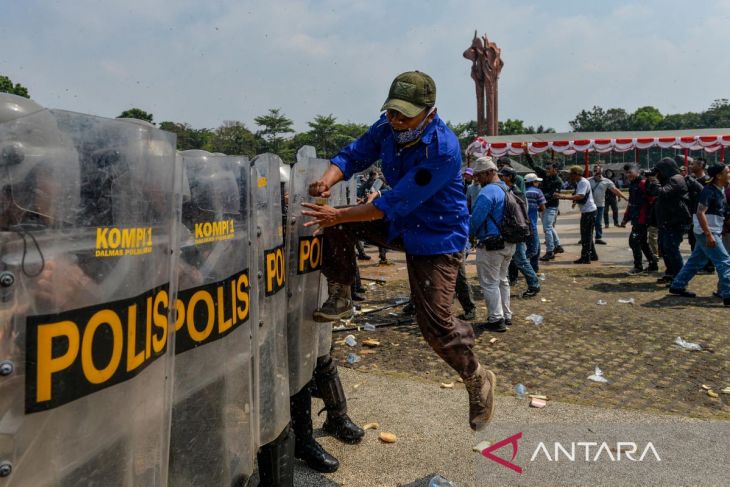 Simulasi pengamanan pemilu di Bandung