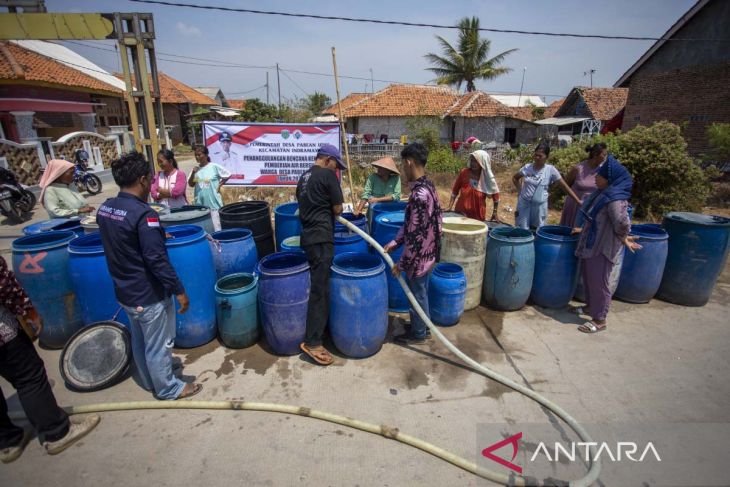 Bantuan air bersih di Indramayu