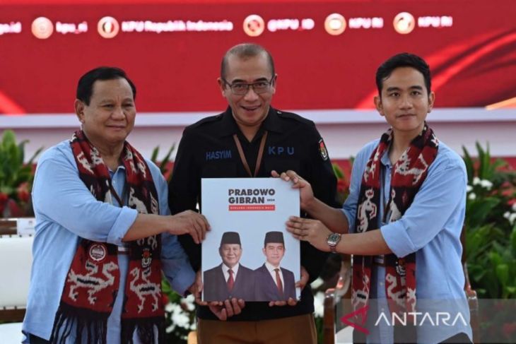 Pasangan Prabowo-Gibran mendaftar pilpres 2024 di KPU