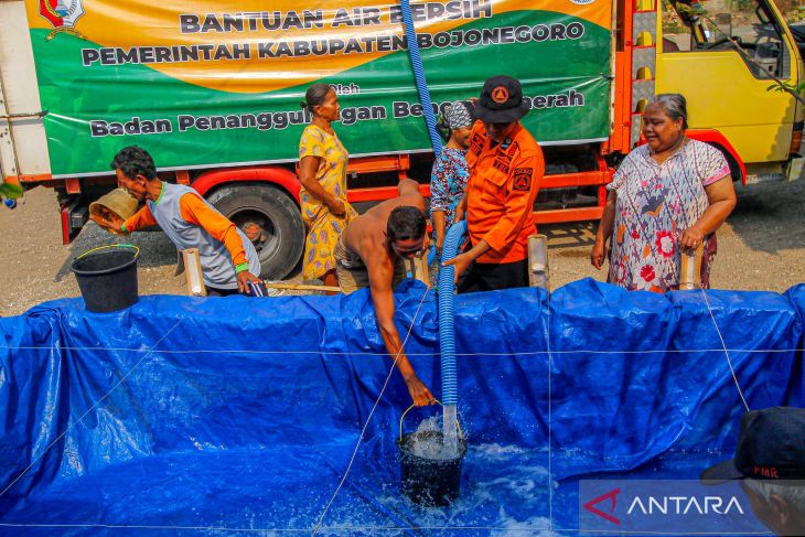 Bantuan air bersih di Bojonegoro