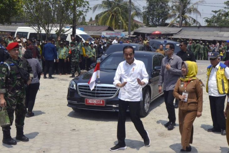 Presiden tinjau Pasar Rumbia di Lampung Tengah