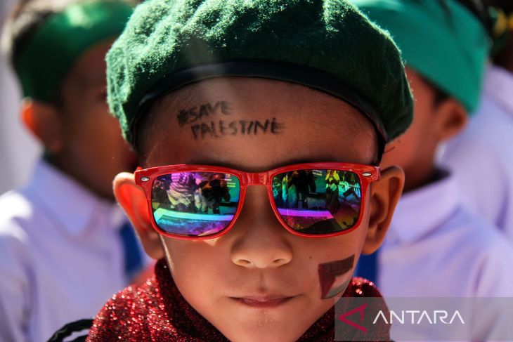 FOTO - Aksi pelajar taman kanak galang donasi Palestina