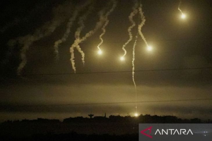 Serangan udara Israel hantam kamp pengungsi di Jalur Gaza