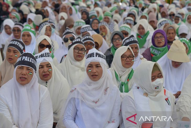 FOTO - Aceh berdoa untuk Palestina di Masjid Raya Baiturrahman