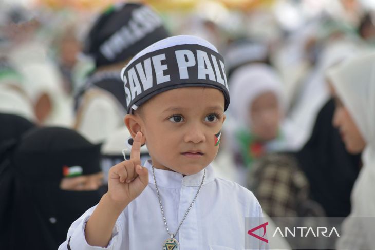 FOTO - Aceh berdoa untuk Palestina di Masjid Raya Baiturrahman