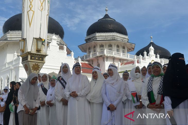 FOTO - Aceh berdoa untuk Palestina di Masjid Raya Baiturrahman