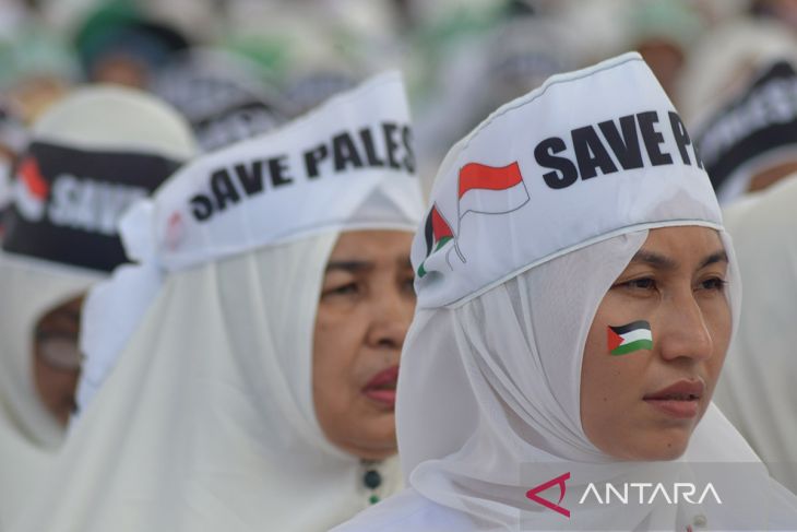 FOTO - Aceh berdoa untuk Palestina di Masjid Raya Baiturrahman