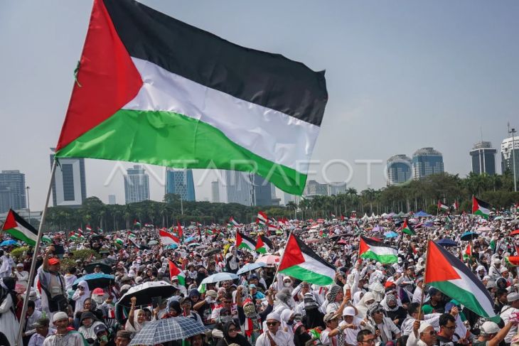 Aksi akbar Bela Palestina di Monas