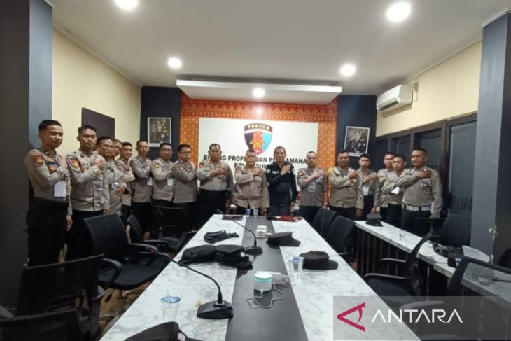 Kapolda Sumsel semangati personel yang lewati masa hukuman disiplin